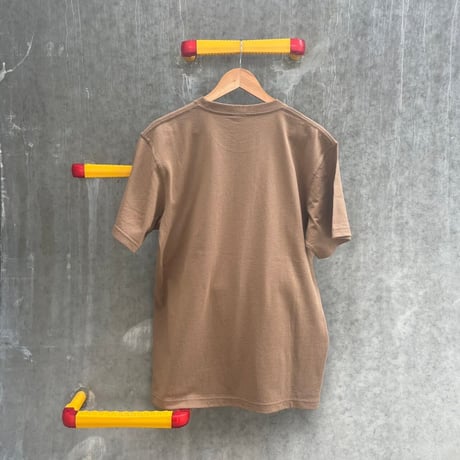 All Eyes On Me T-shirt dark camel