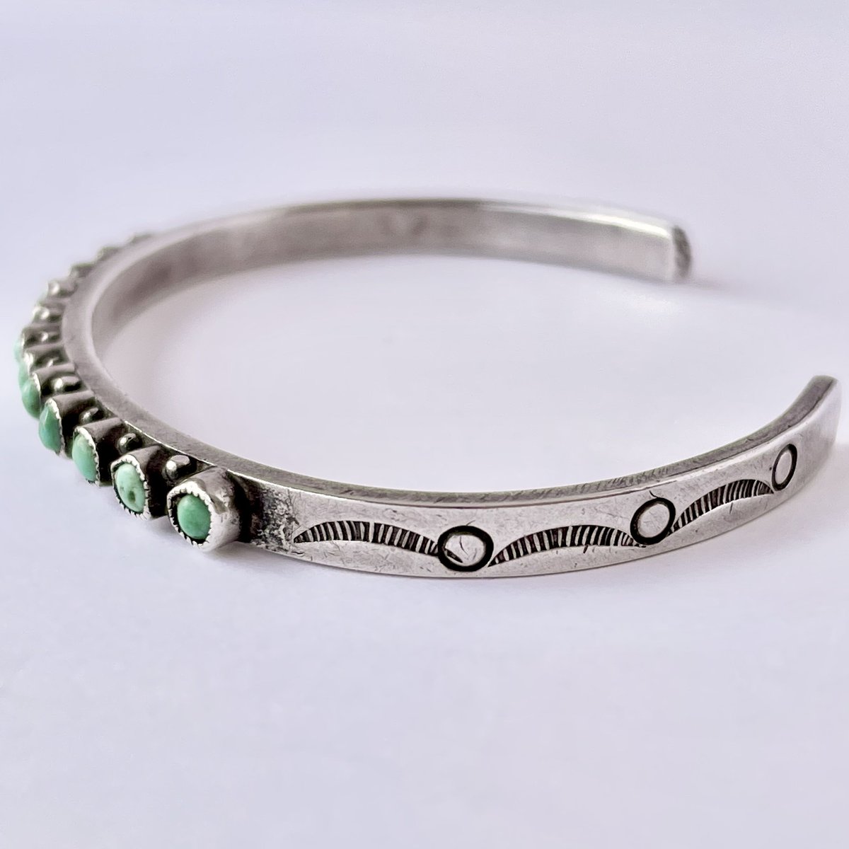 ヴィンテージ メキシコ アンティーク 925 バングル シルバー ナバホ ヴィンテージ メキシコ アンティーク 925 バングル シルバー ナバホ
