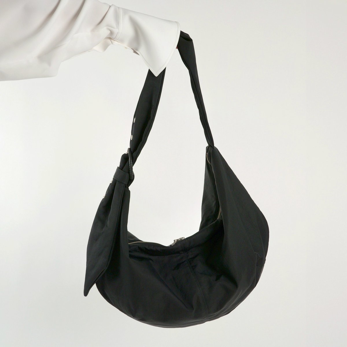 Fluss / gathered belt cross bag / black | DELTA