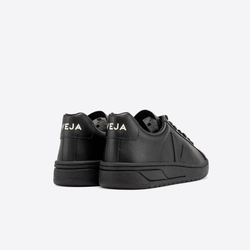 VEJA / URCA / C.W.L. FULL BLACK | DELTA