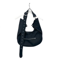 ANTOK / CIRCLE BAG (WOOL) / black