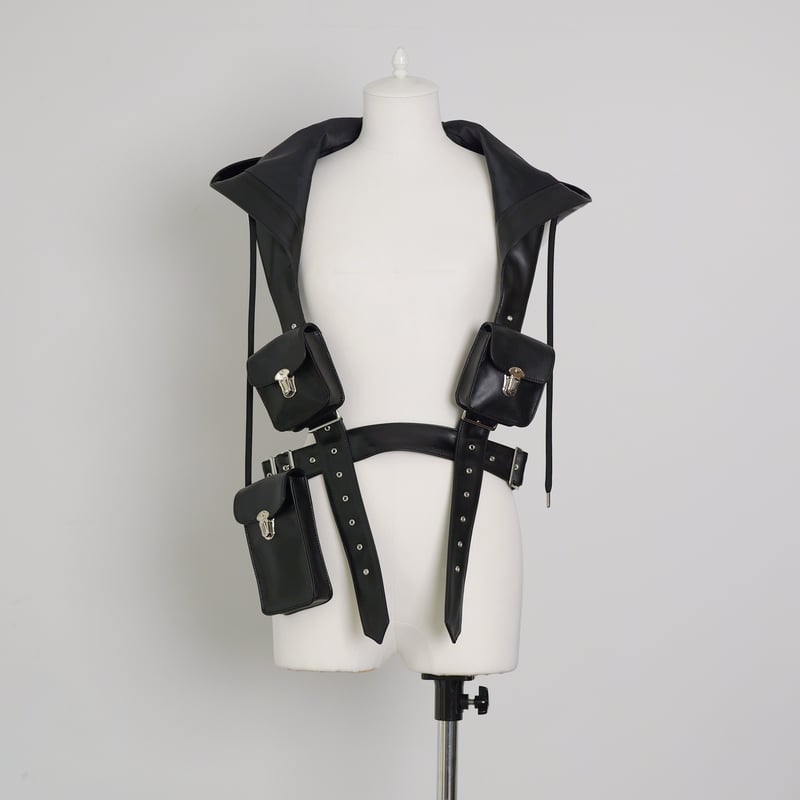 noirkeininomiya 23FW ハーネス Noir Kei Ninomiya ハーネス トップ | ブラック | FARFETCH JP