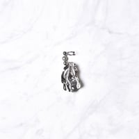 PUPIL CASKET / Pearl Strip Mistling Earring