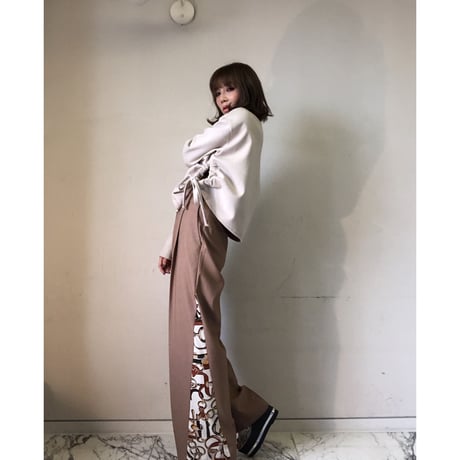 ショート丈サイドリボンプルオーバー