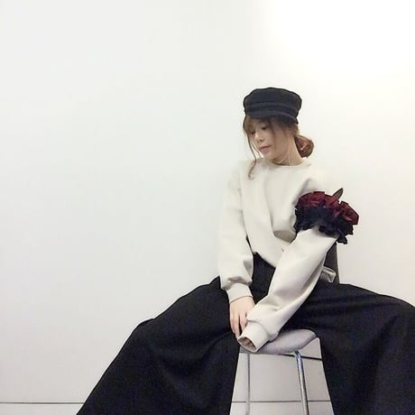 ゆったりオープンフリルアームスウェット