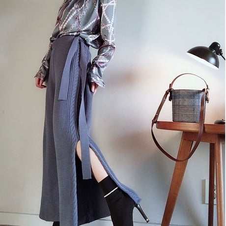 スリット入りワイドニットパンツ