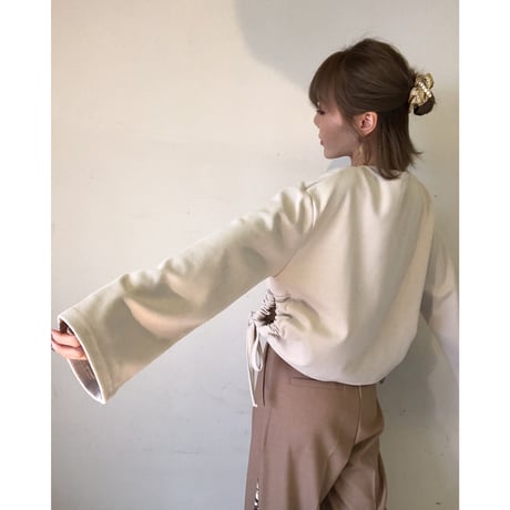ショート丈サイドリボンプルオーバー