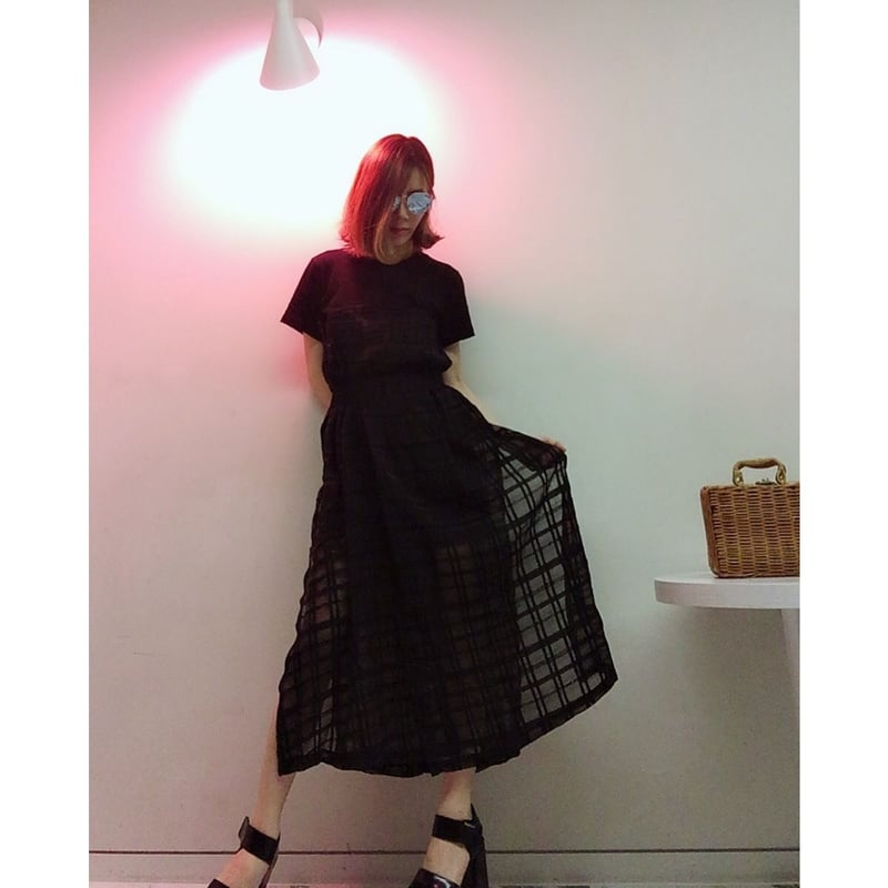 重ね着風シースルーロングワンピース | Amira