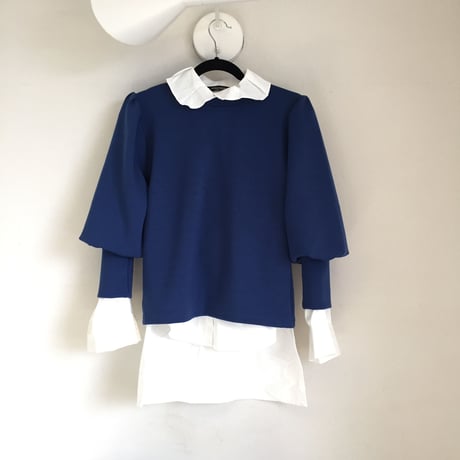アシンメトリーパフスリーブブラウス