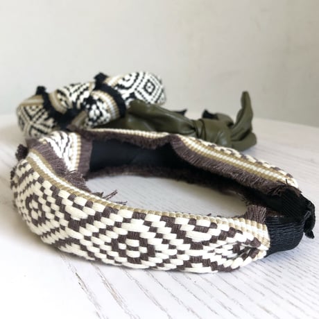 フリンジ刺繍カチューシャ