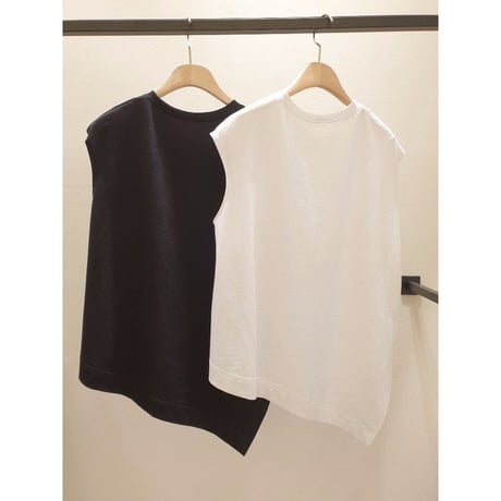 アシンメトリーカットノースリーブTシャツ