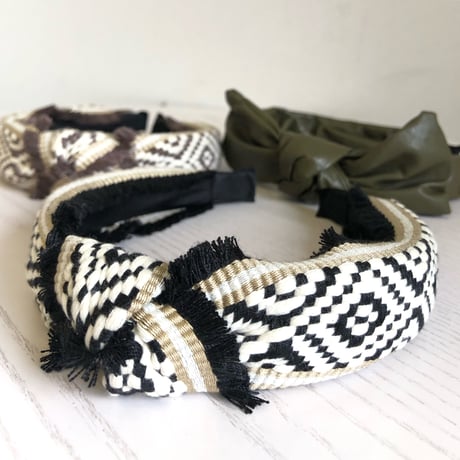 フリンジ刺繍カチューシャ