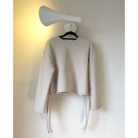 ショート丈サイドリボンプルオーバー