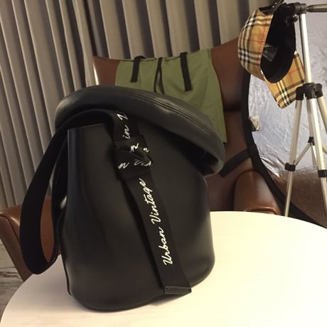 レタリングレザーバケツバッグ