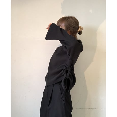 ショート丈サイドリボンプルオーバー