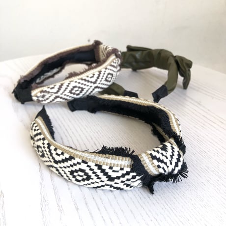 フリンジ刺繍カチューシャ