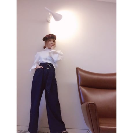 アシンメトリーパフスリーブブラウス