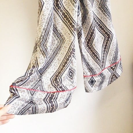 エスニックサテンワイドパンツ