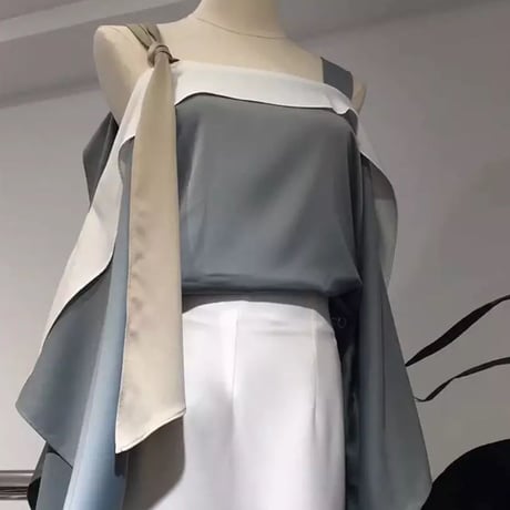 バイカラーサテンノースリーブトップス