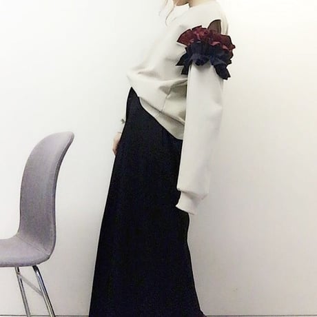 ゆったりオープンフリルアームスウェット