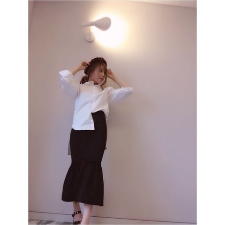 アシンメトリーパフスリーブブラウス