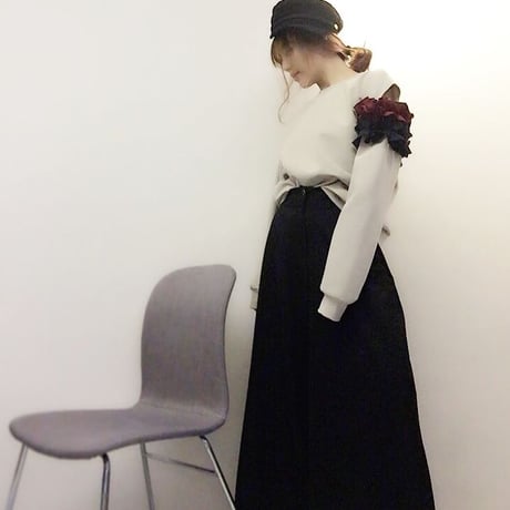 ゆったりオープンフリルアームスウェット