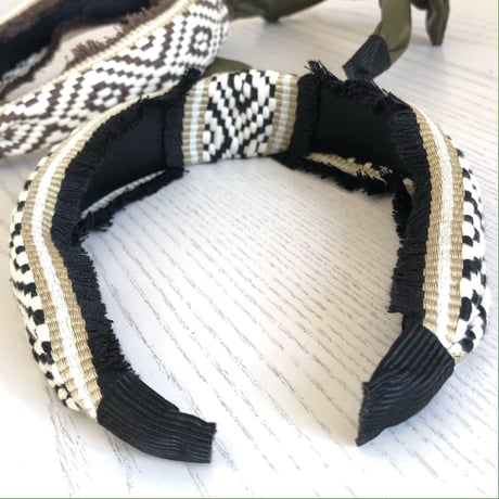 フリンジ刺繍カチューシャ