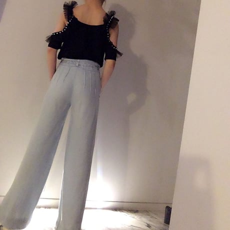 パール付きフリルタンクトップ