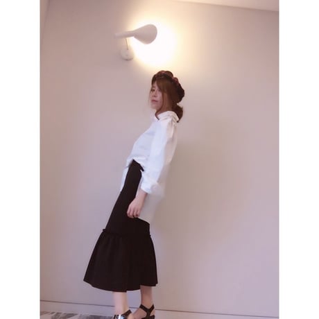 アシンメトリーパフスリーブブラウス