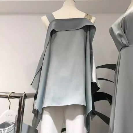 バイカラーサテンノースリーブトップス