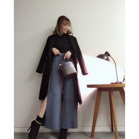 スリット入りワイドニットパンツ