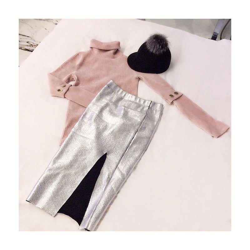 新品 C A L M E Rシルバー タイトスカート メタリックタイトスカート・シルバー | Amira