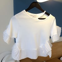 変形プリーツフリルTシャツ