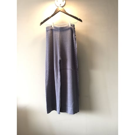 スリット入りワイドニットパンツ
