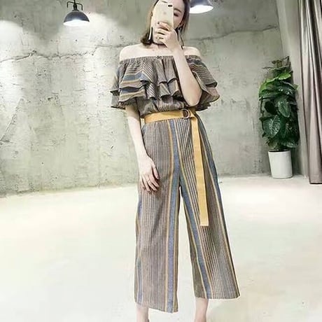 ランダムストライプオフショルサロペット