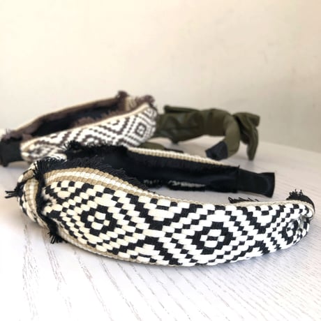 フリンジ刺繍カチューシャ