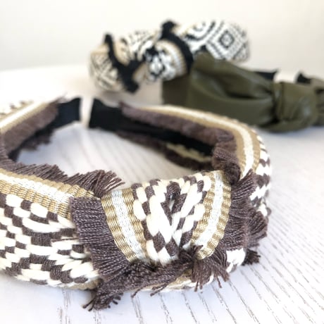 フリンジ刺繍カチューシャ