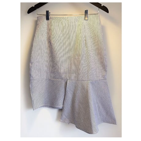 ストライプアシンメトリーフリルスカート