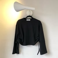 ショート丈サイドリボンプルオーバー