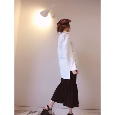 アシンメトリーパフスリーブブラウス