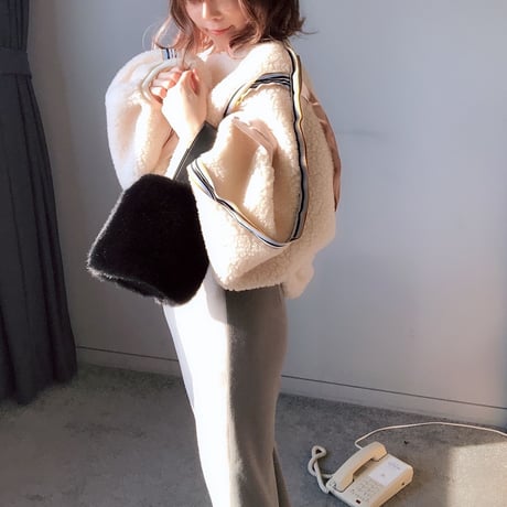 オーバーサイズボアプルオーバー・ベージュ