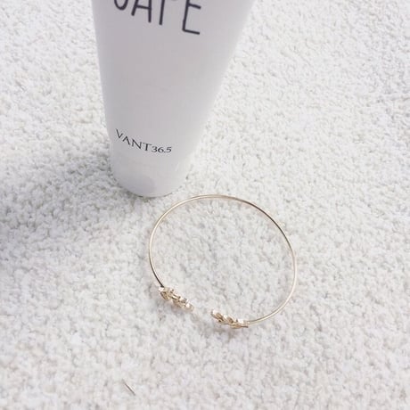 【即納】葉　ブレスレット ゴールド　レディース　女性用シンプルクールセクシー