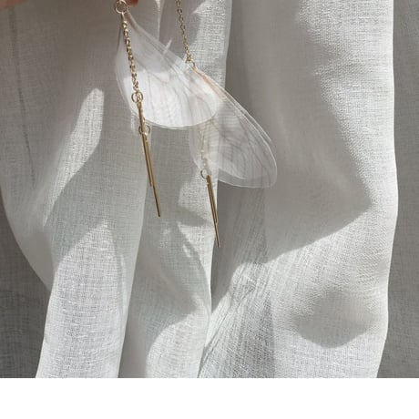 翼のピアス・イヤリング／両耳