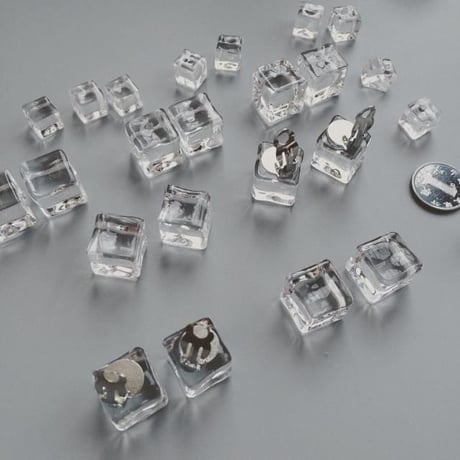 立方体アクリル 片耳クリップ ピアス