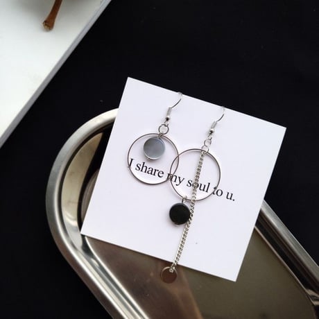 円丸の貝殻イレギュラーピアス/イヤリング　　withBambi