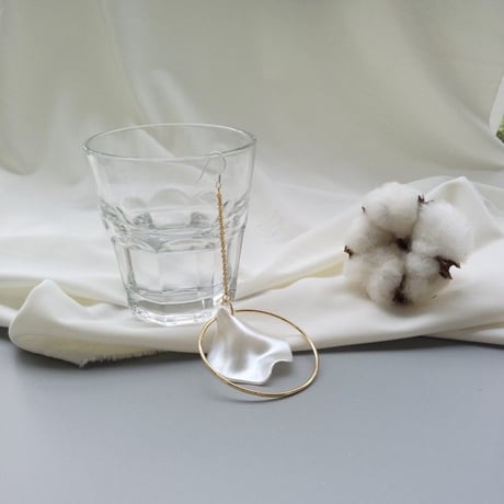 花びら・葉イレギュラーピアス／925シルバー（両耳）