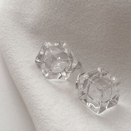立方体アクリル 片耳クリップ ピアス