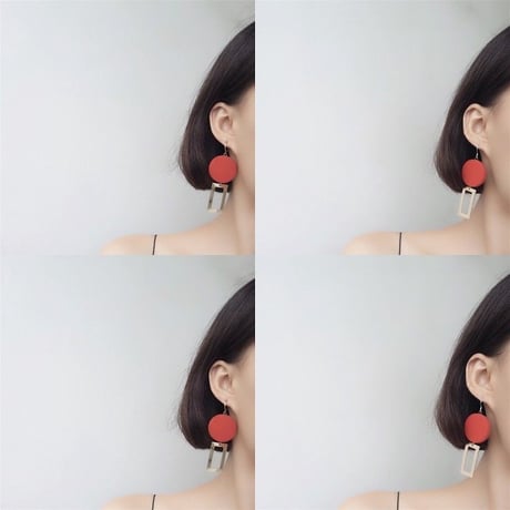 木材製紅イヤリング／ピアス（両耳）
