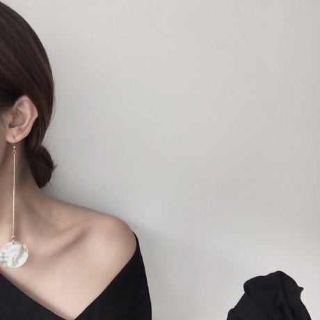 ロング天然貝ピアス・イヤリング／両耳