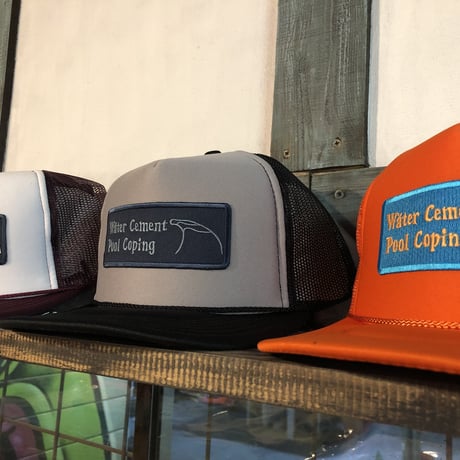 Water cement pool coping mesh cap